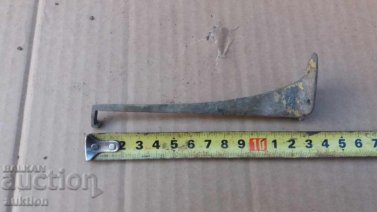 Delivery of OLD BRONZE HANGER Delivery of OLD BRONZE HANGER