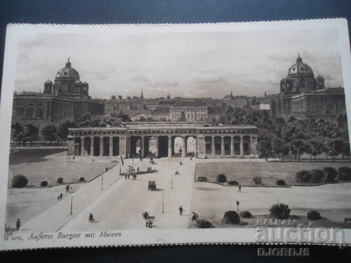 Old postcard, Vienna, Auberes Burgtor with museums Old postcard, Vienna, Auberes Burgtor with museums