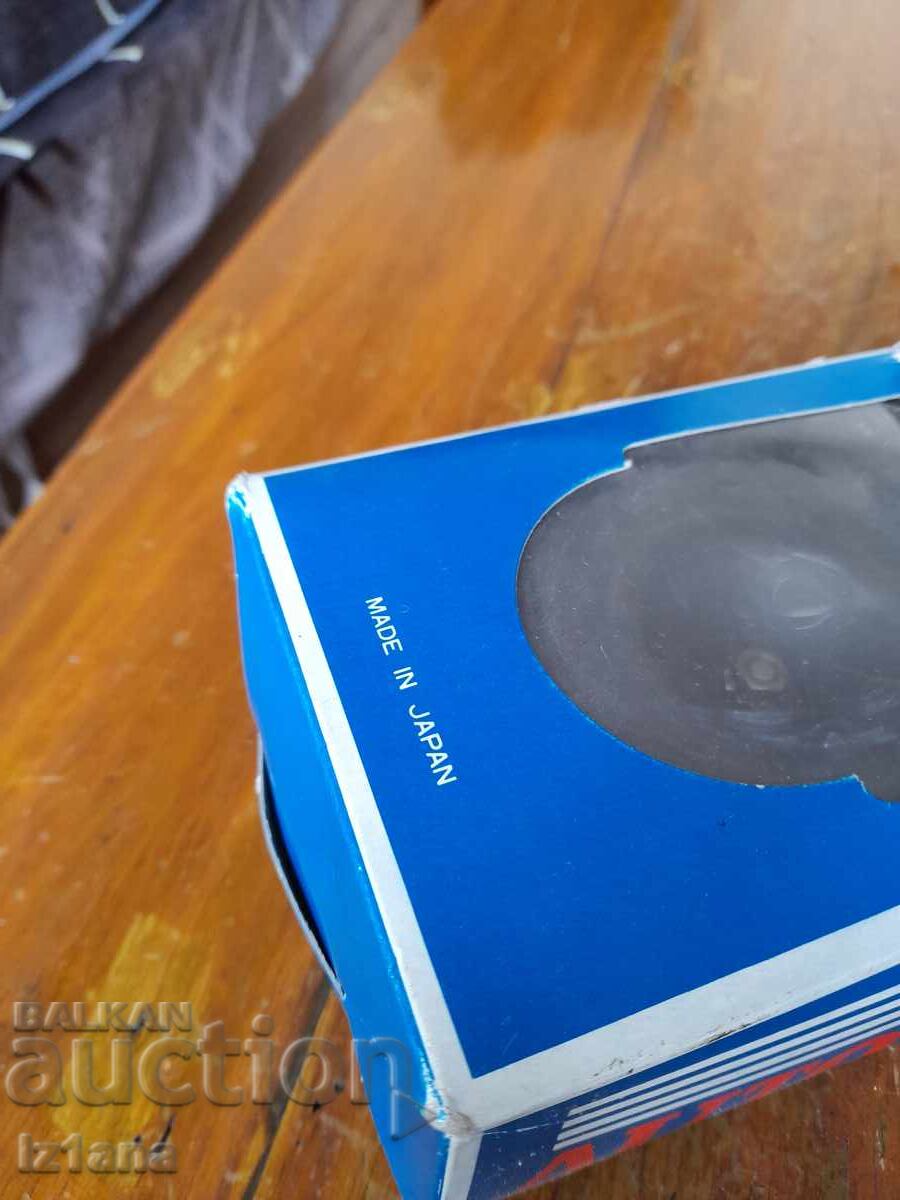 Veche antenă auto Sonix cu preț 100.00 BGN | € 51.13