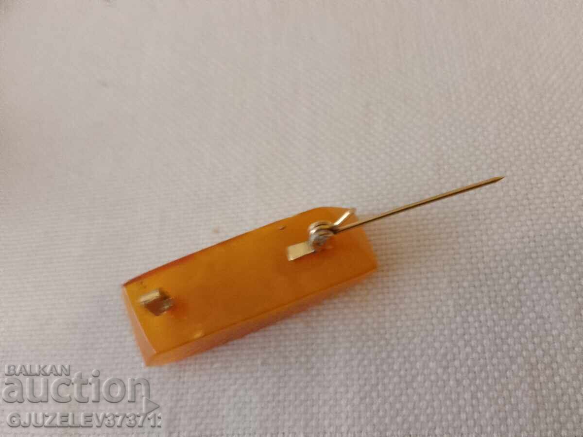 Auction Old gold-plated Russian brooch with amber Auction Old gold-plated Russian brooch with amber