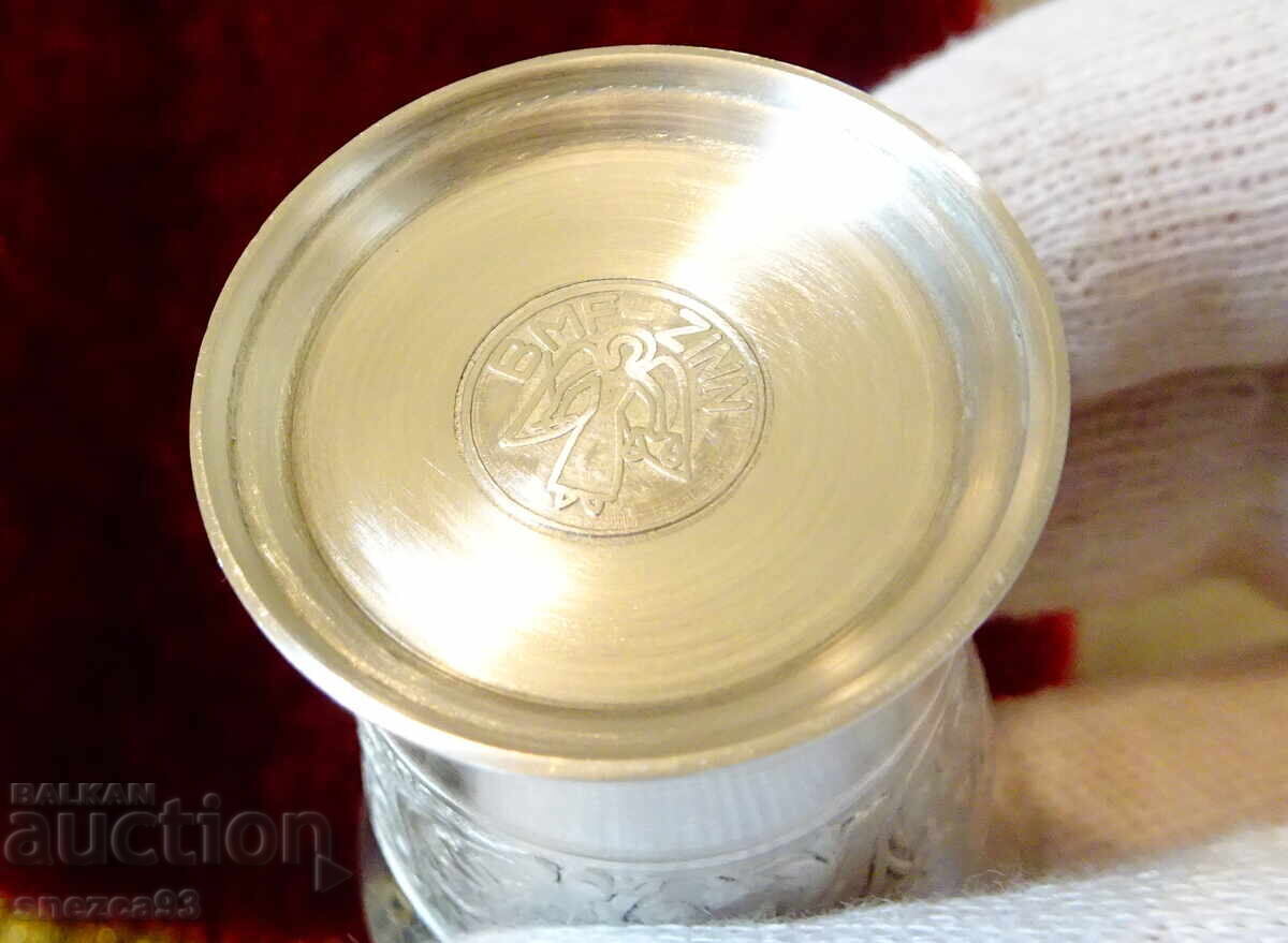 Auction Pewter cup with embossed floral motifs. Auction Pewter cup with embossed floral motifs.