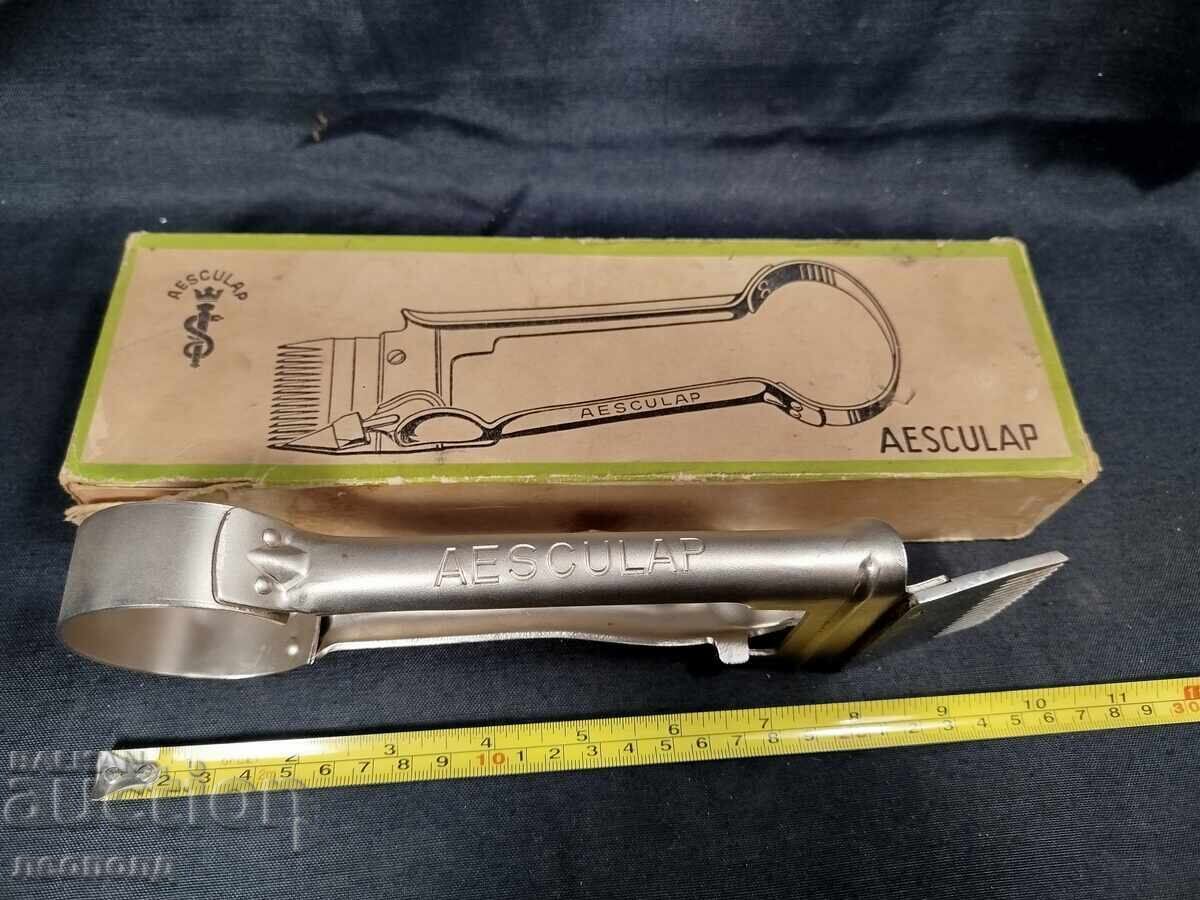 Delivery of OLD RETRO DOG CLIPPER AESCULAP