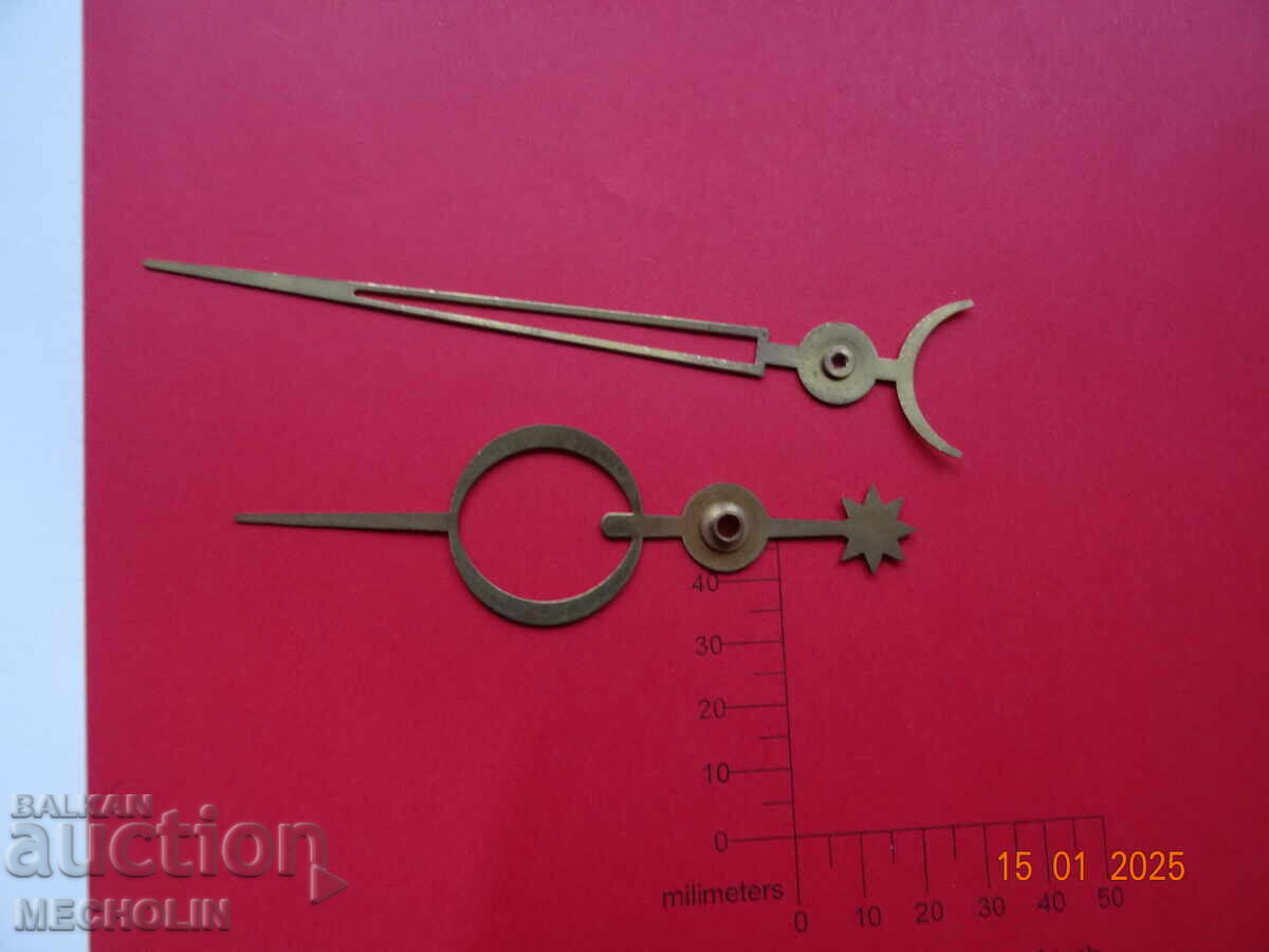 ARROW WALL CLOCK 2 - 5 ARROW WALL CLOCK 2 - 5