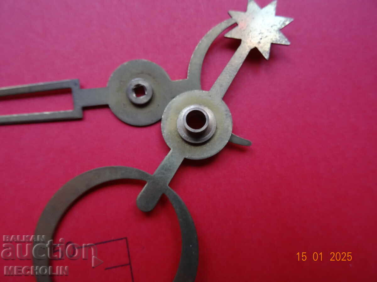 ARROW WALL CLOCK 2 - 6 ARROW WALL CLOCK 2 - 6