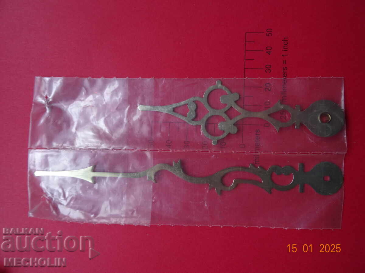 Delivery of ARROW WALL CLOCK 9 Delivery of ARROW WALL CLOCK 9