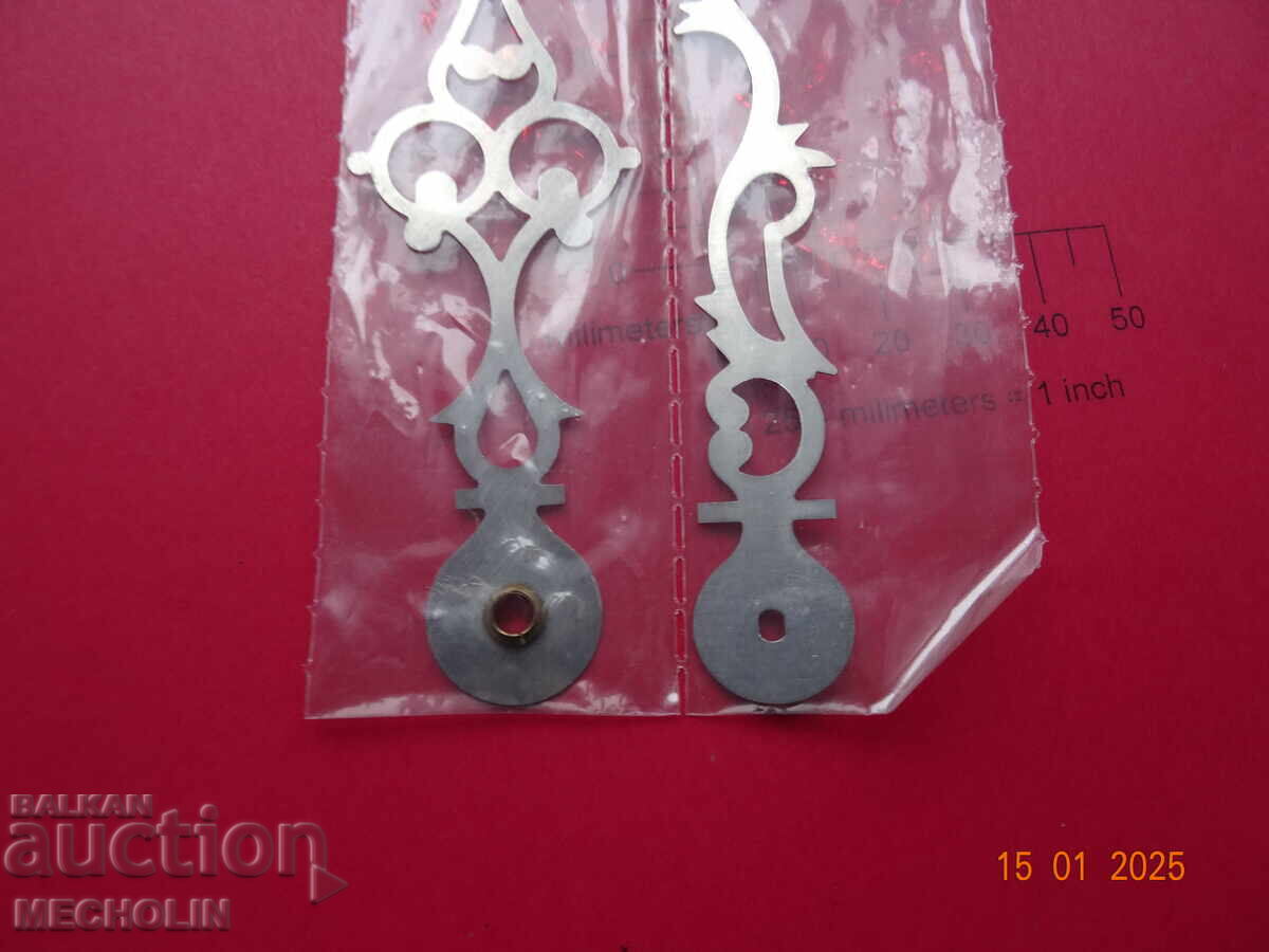 ARROW WALL CLOCK 9 - 7 ARROW WALL CLOCK 9 - 7