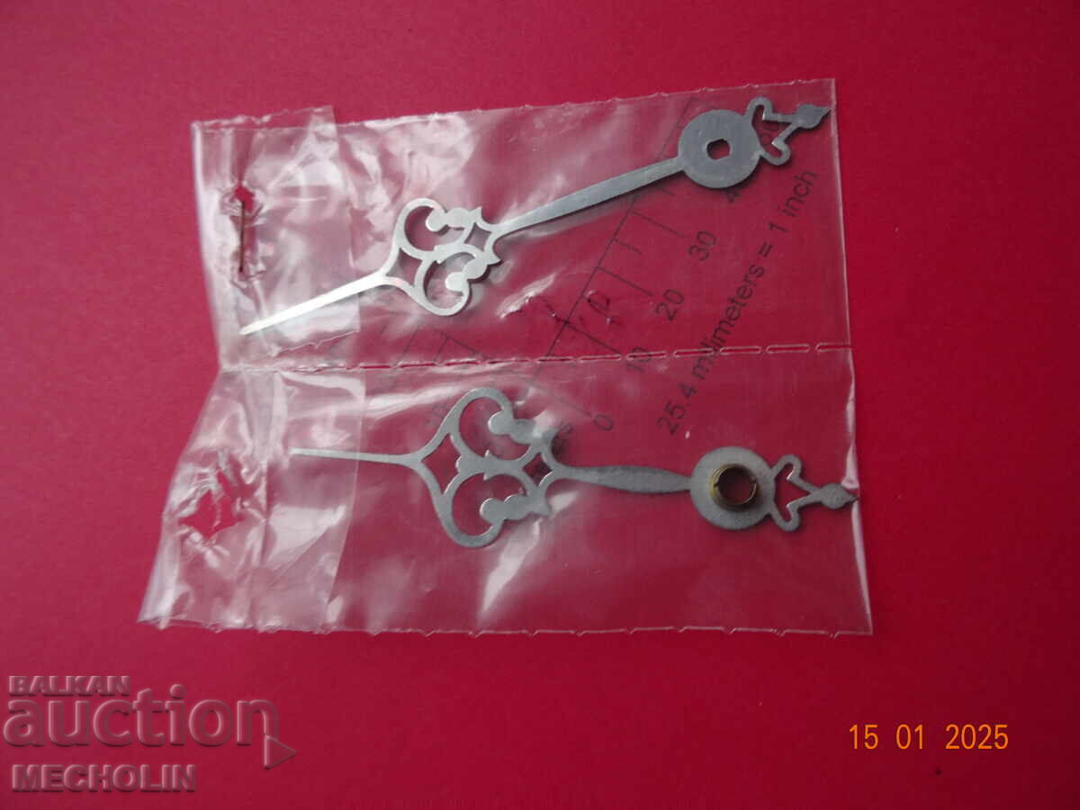 Auction ARROW WALL CLOCK 19 Auction ARROW WALL CLOCK 19