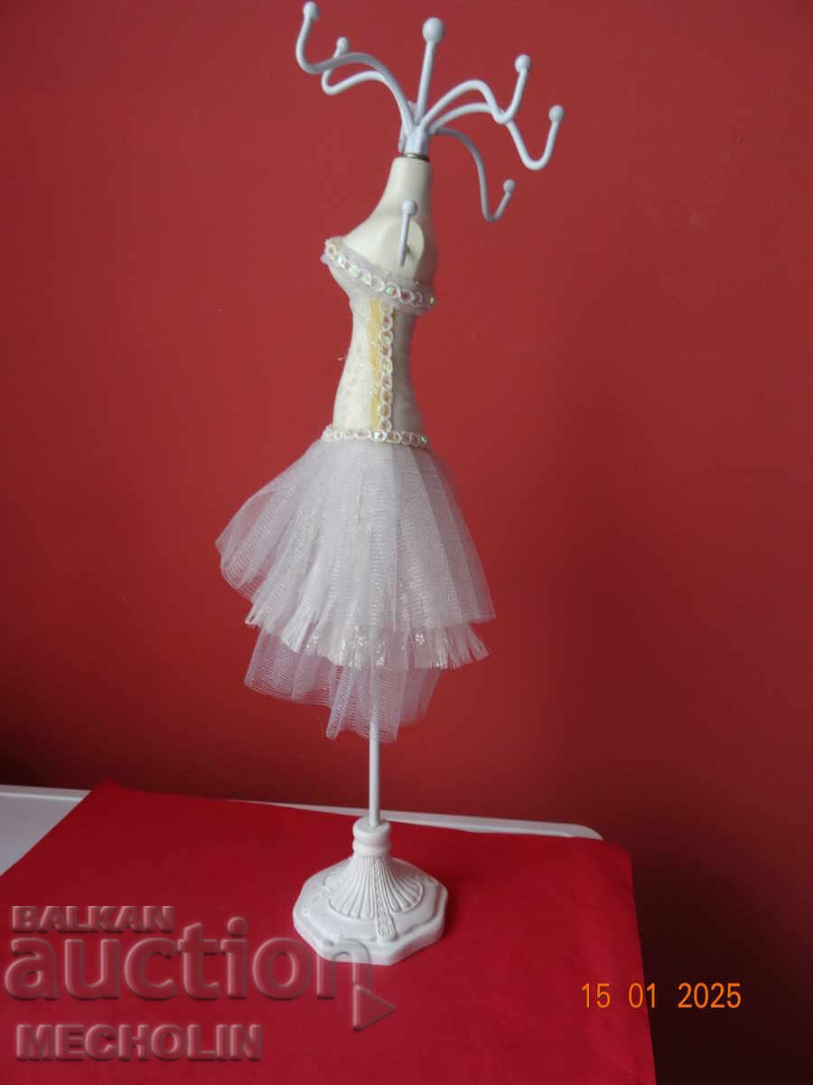 OLD PRINCESS JEWELRY STAND with price 17.00 BGN | € 8.69 OLD PRINCESS JEWELRY STAND with price 17.00 BGN | € 8.69