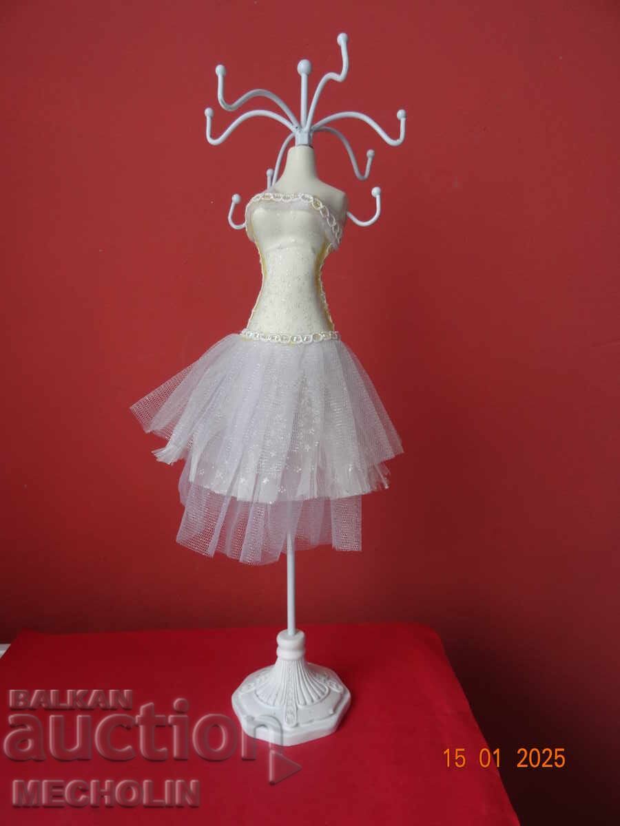 OLD PRINCESS JEWELRY STAND - 5 OLD PRINCESS JEWELRY STAND - 5