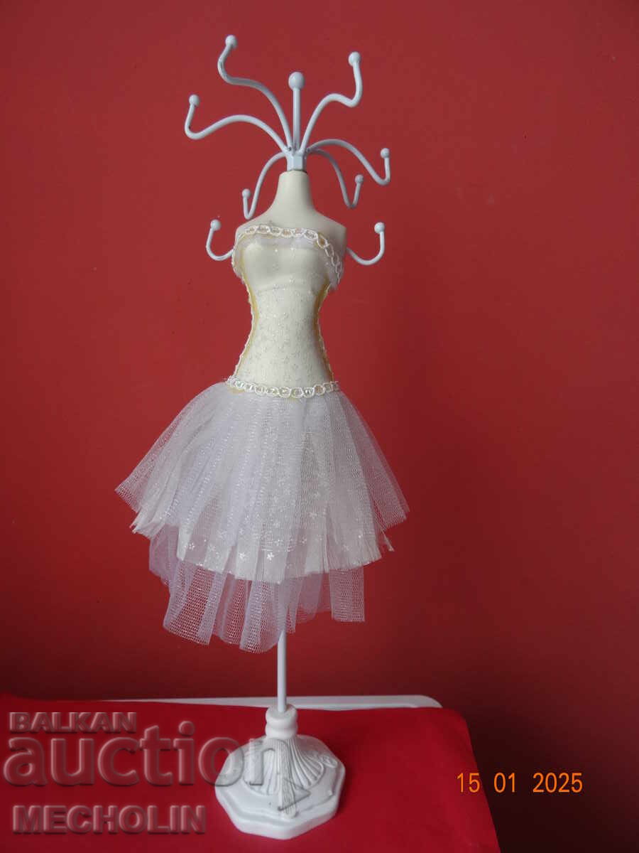 OLD PRINCESS JEWELRY STAND OLD PRINCESS JEWELRY STAND