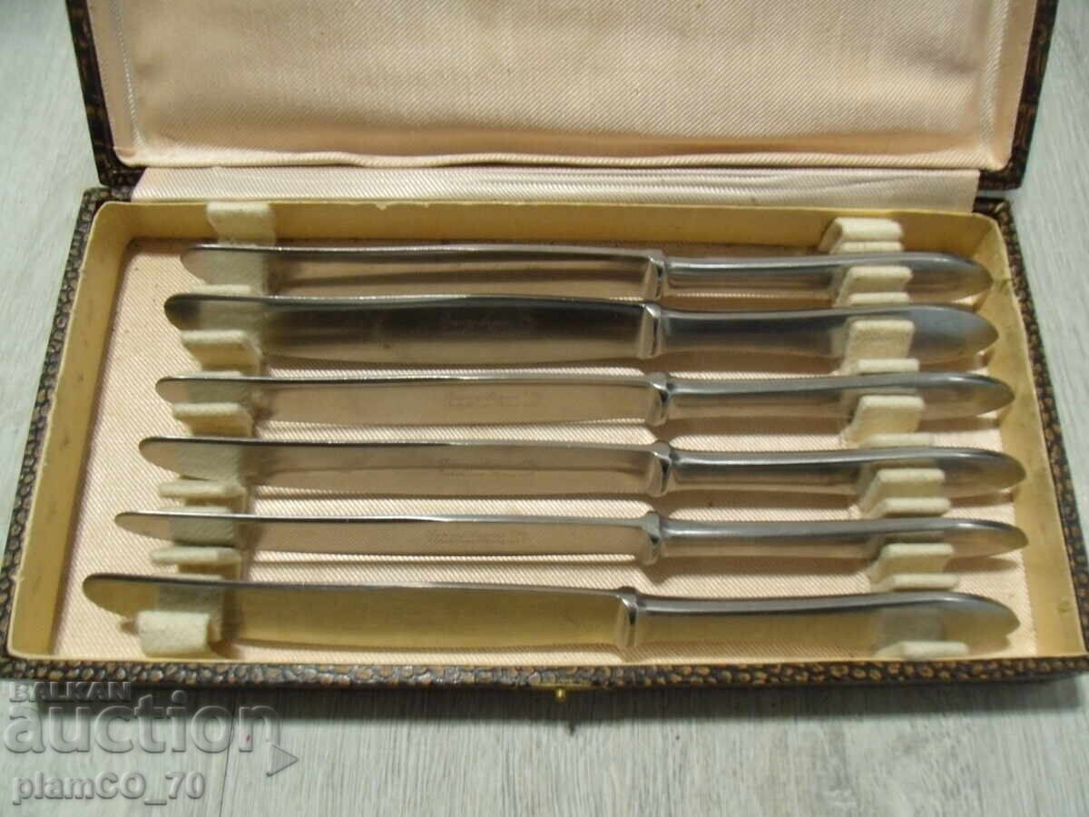 No.*7831 set of old cutlery - 6 pieces of metal knives with price 20.00 BGN | € 10.23 No.*7831 set of old cutlery - 6 pieces of metal knives with price 20.00 BGN | € 10.23