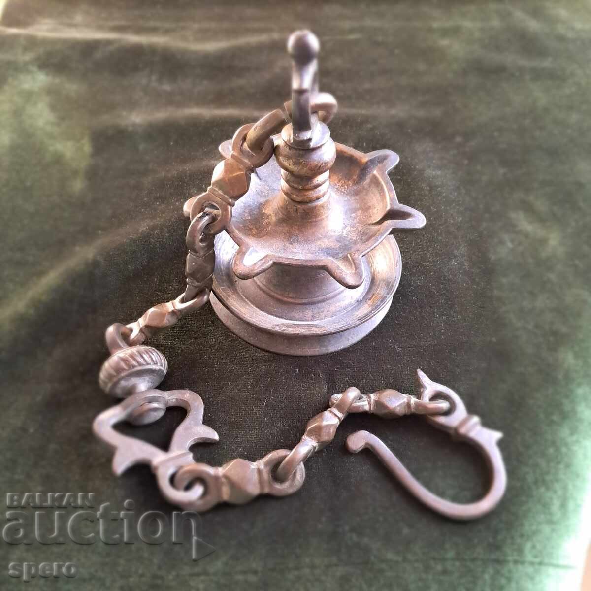 Candelabre, tava de ulei