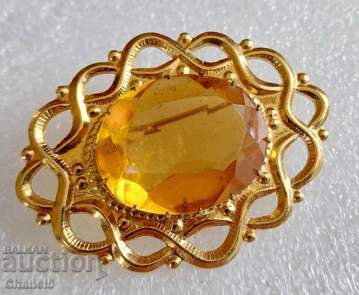 OLD BROOCH, JEWELRY, BIJOU (900) with price 9.90 BGN | € 5.06 OLD BROOCH, JEWELRY, BIJOU (900) with price 9.90 BGN | € 5.06