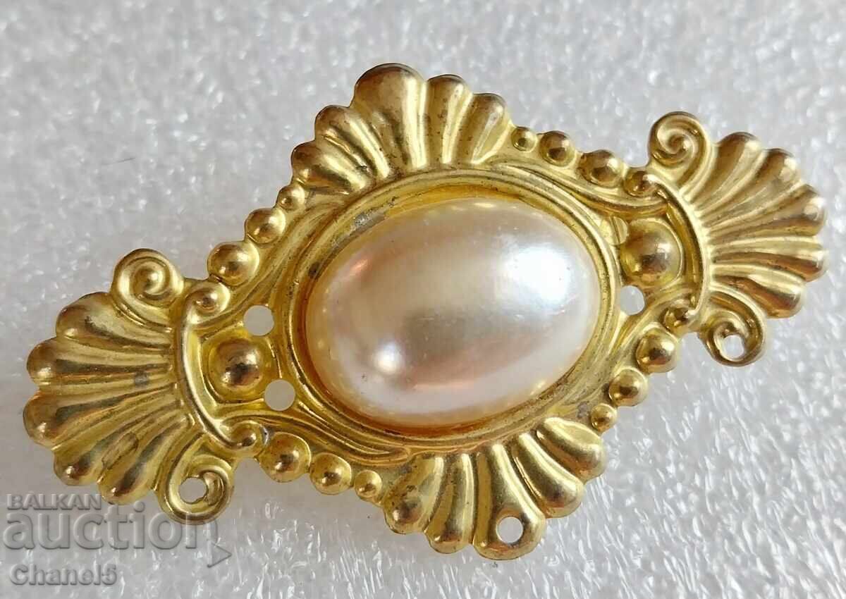 OLD BROOCH, JEWELRY, BIJOU (900) with price 6.90 BGN | € 3.53 OLD BROOCH, JEWELRY, BIJOU (900) with price 6.90 BGN | € 3.53
