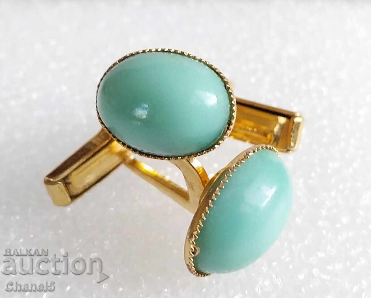 OLD SLEEVE, BOOTS, BUTTONS (901) with price 9.90 BGN | € 5.06 OLD SLEEVE, BOOTS, BUTTONS (901) with price 9.90 BGN | € 5.06