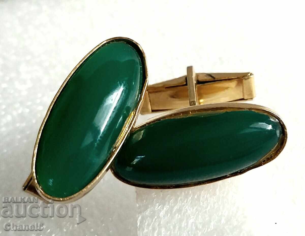 OLD SLEEVE, BOOTS, BUTTONS (901) with price 9.90 BGN | € 5.06 OLD SLEEVE, BOOTS, BUTTONS (901) with price 9.90 BGN | € 5.06