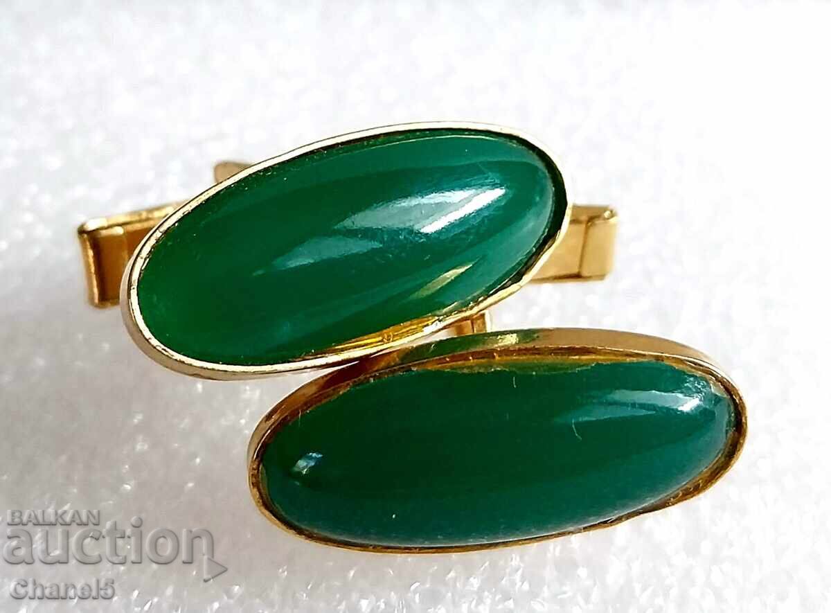 Auction OLD SLEEVE, BOOTS, BUTTONS (901) Auction OLD SLEEVE, BOOTS, BUTTONS (901)