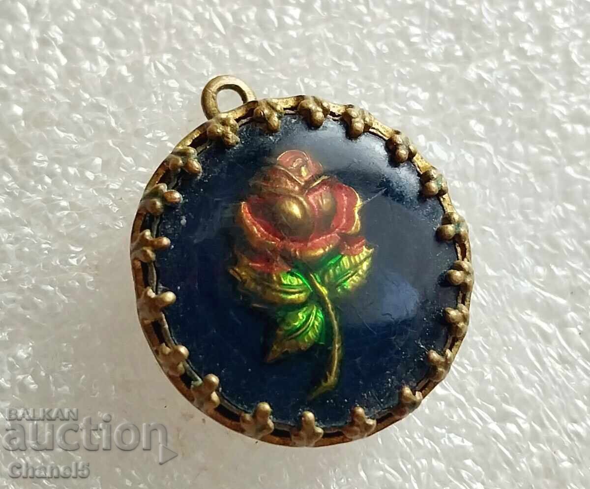 OLD BRONZE MEDALLION, EMBELLISHED ROSE (901) with price 9.90 BGN | € 5.06 OLD BRONZE MEDALLION, EMBELLISHED ROSE (901) with price 9.90 BGN | € 5.06