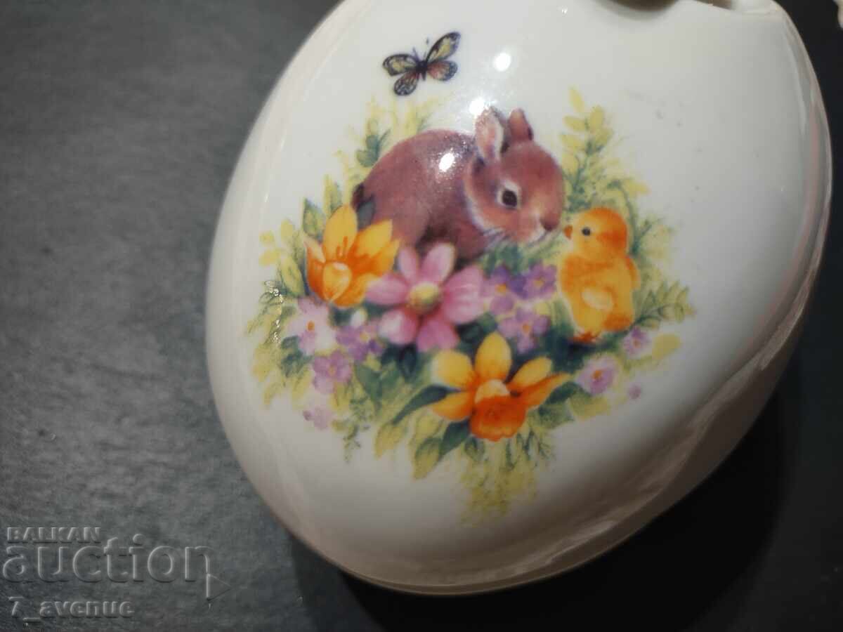 Porcelain box, decoration, 16.01.2025 with price 99.00 BGN | € 50.62 Porcelain box, decoration, 16.01.2025 with price 99.00 BGN | € 50.62