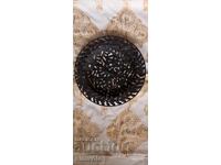 Чугунена чиния за стена.