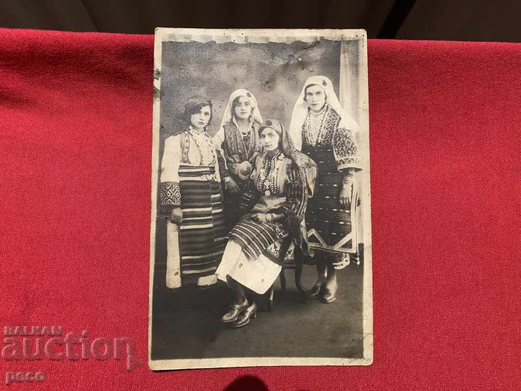 Women in Macedonian costumes, old photo - 6 Women in Macedonian costumes, old photo - 6