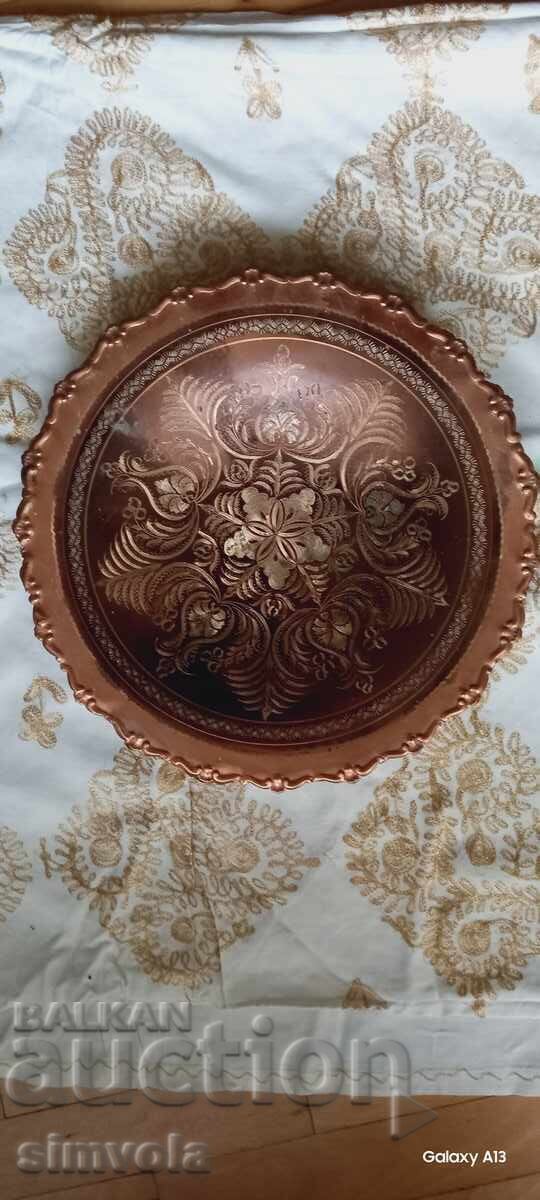 Oriental trays, two pieces Oriental trays, two pieces