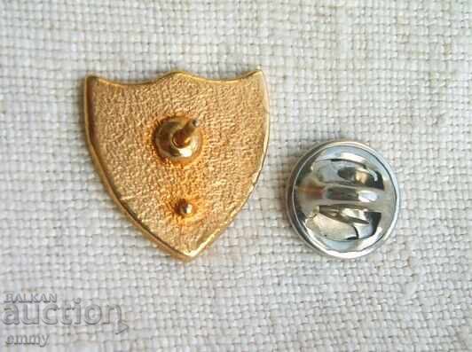 Football badge - FC Mures, Romania with price 3.00 BGN | € 1.53 Football badge - FC Mures, Romania with price 3.00 BGN | € 1.53