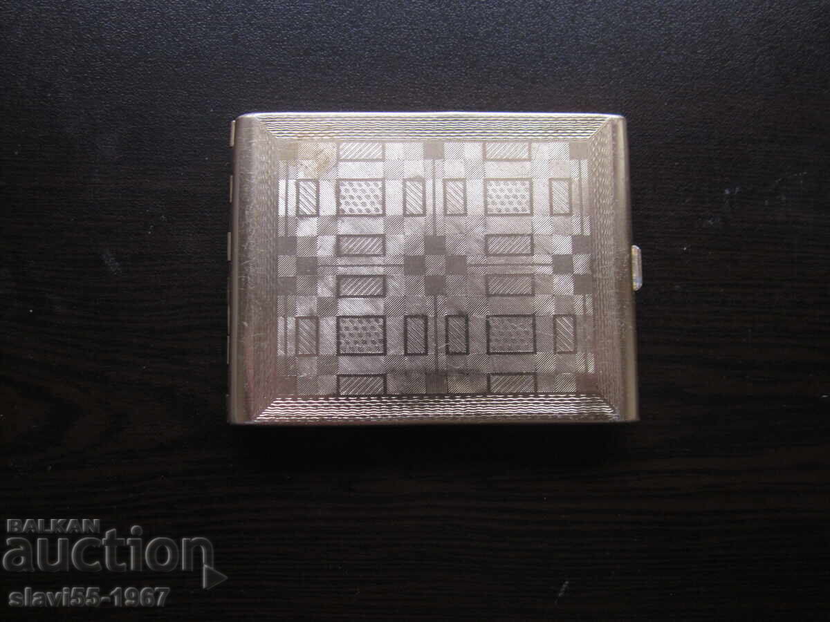 CUTIE VECHE DE TUTUN CHINEZĂ BZC !!! cu preț € 1.50 | 2.93 BGN