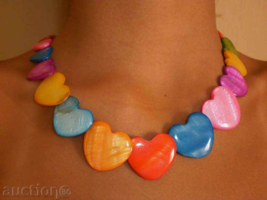 Multicolored mother-of-pearl heart-shaped necklace, at a lower price