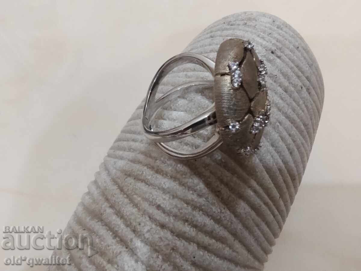 Δημοπρασία Ασημένιο Δαχτυλίδι με επιχρυσωμένο, πρωτότυπο σχέδιο Δημοπρασία Ασημένιο Δαχτυλίδι με επιχρυσωμένο, πρωτότυπο σχέδιο