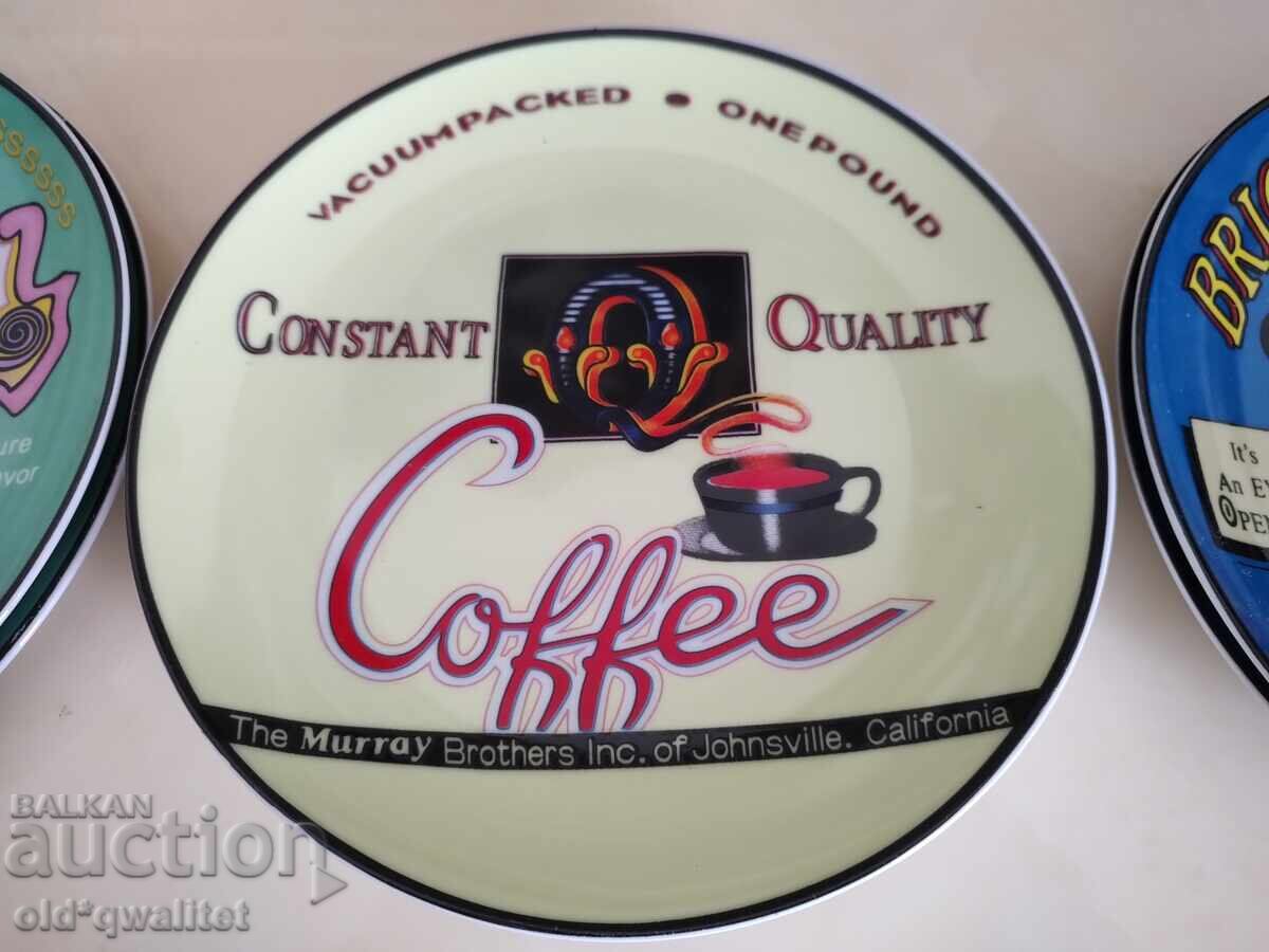 Порцеланова чиния 2 броя, маркирана Порцеланова чиния 2 броя, маркирана