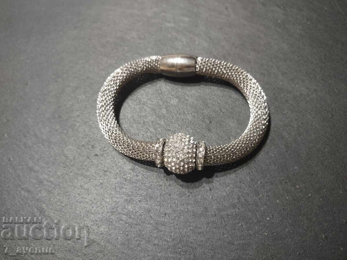 Auction Bracelet with magnetic clasp, very chic 18.01.2025 Auction Bracelet with magnetic clasp, very chic 18.01.2025