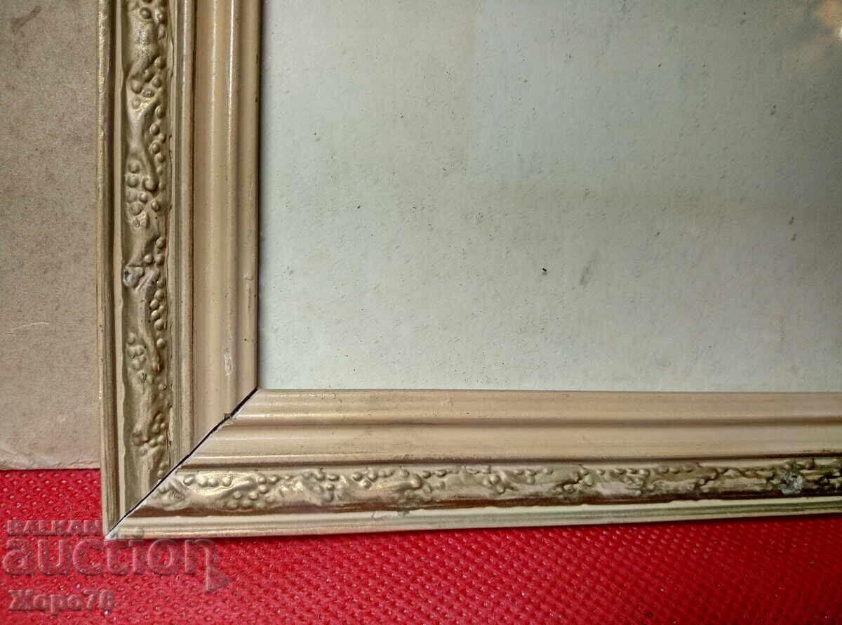 Old BEAUTIFUL ORNAMENTED WOODEN PICTURE FRAME - 6 Old BEAUTIFUL ORNAMENTED WOODEN PICTURE FRAME - 6