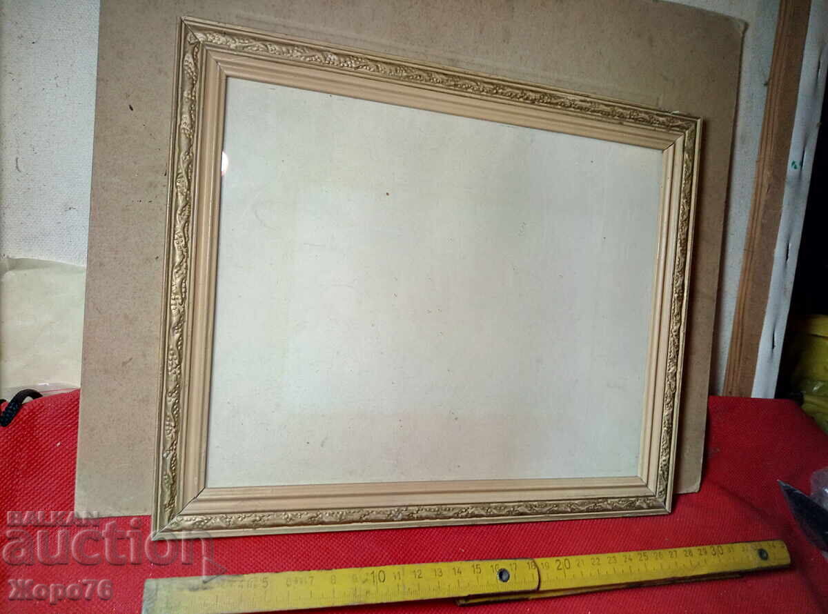 Old BEAUTIFUL ORNAMENTED WOODEN PICTURE FRAME Old BEAUTIFUL ORNAMENTED WOODEN PICTURE FRAME