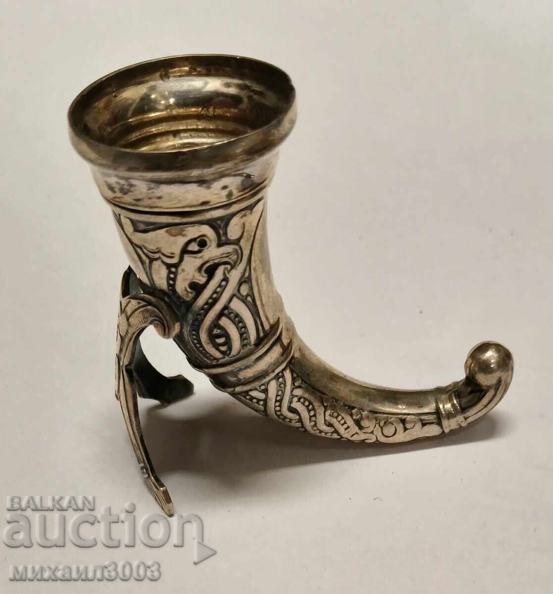 Аукцион ДИЗАЙНЕРСКА ИЗРАБОТКА НА СРЕБЪРНА ВАЗИЧКА ЗА МАЛКИ ЦВЕТЯ