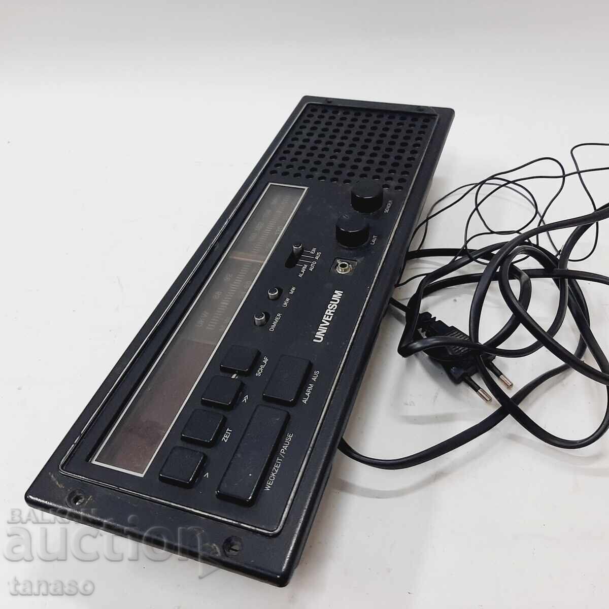 Auction Retro built-in radio Universum UR 90(7.3) Auction Retro built-in radio Universum UR 90(7.3)