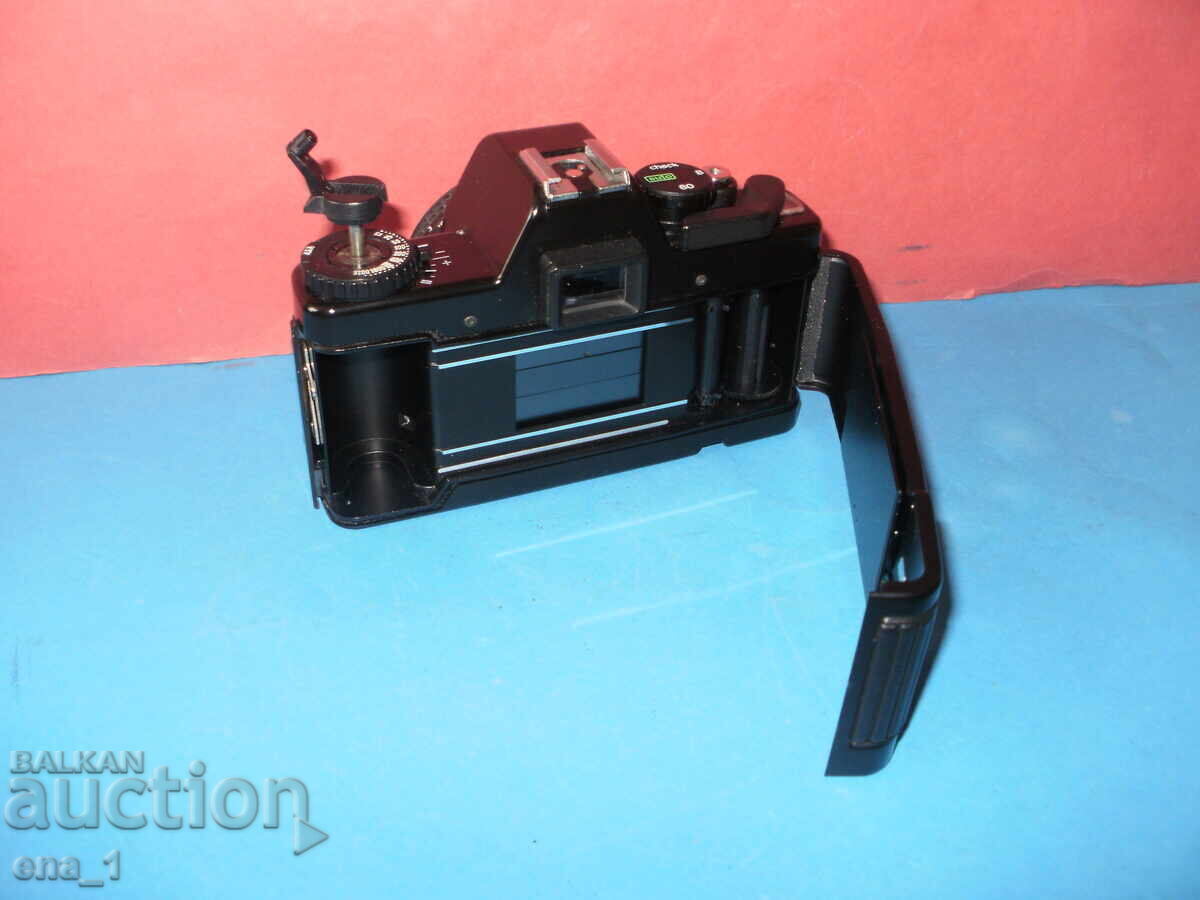 German SLR 35mm camera Praktica BCA electronic + lens - 5 German SLR 35mm camera Praktica BCA electronic + lens - 5