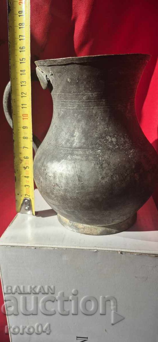 Auction  RENAISSANCE WINE JUG