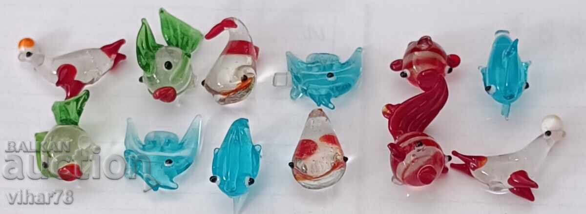 Auction Lot of 12 small glass figurines Auction Lot of 12 small glass figurines