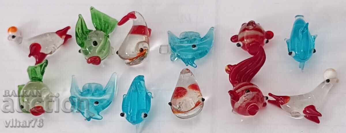 Delivery of Lot of 12 small glass figurines Delivery of Lot of 12 small glass figurines