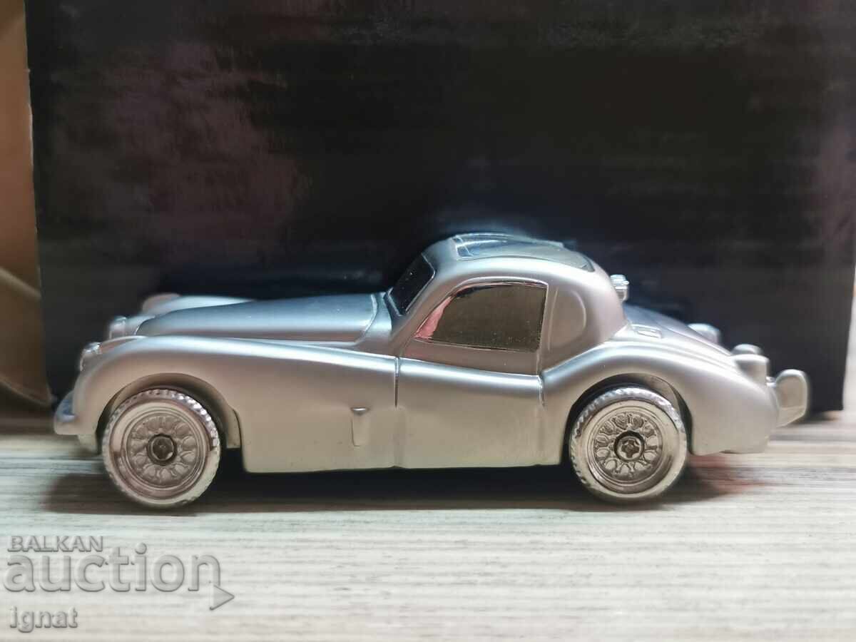 Jaguar XK 140 cu preț 20.00 BGN | € 10.23 Jaguar XK 140 cu preț 20.00 BGN | € 10.23