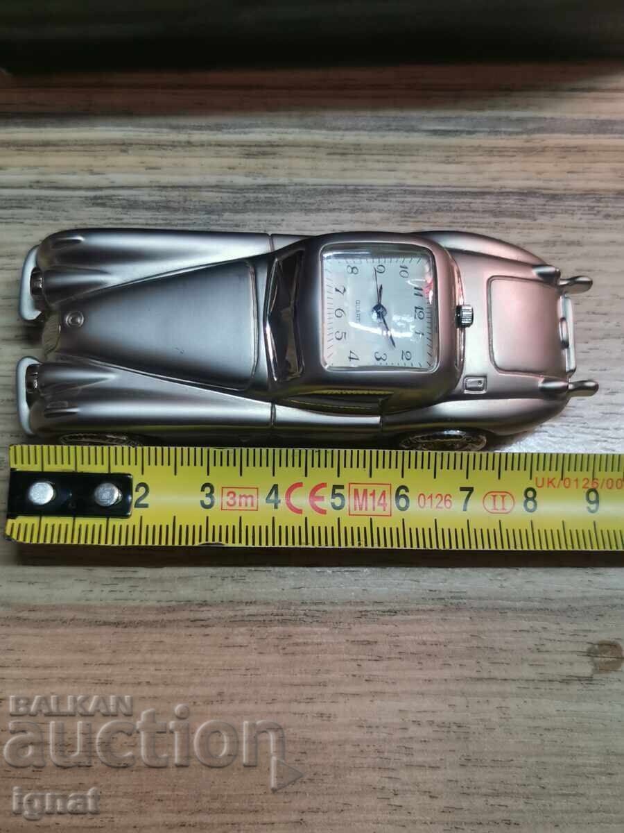 Jaguar XK 140 - 6 Jaguar XK 140 - 6