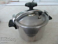 EXCELLENT PRESSURE COOKER "MINUTKA" FROM THE USSR