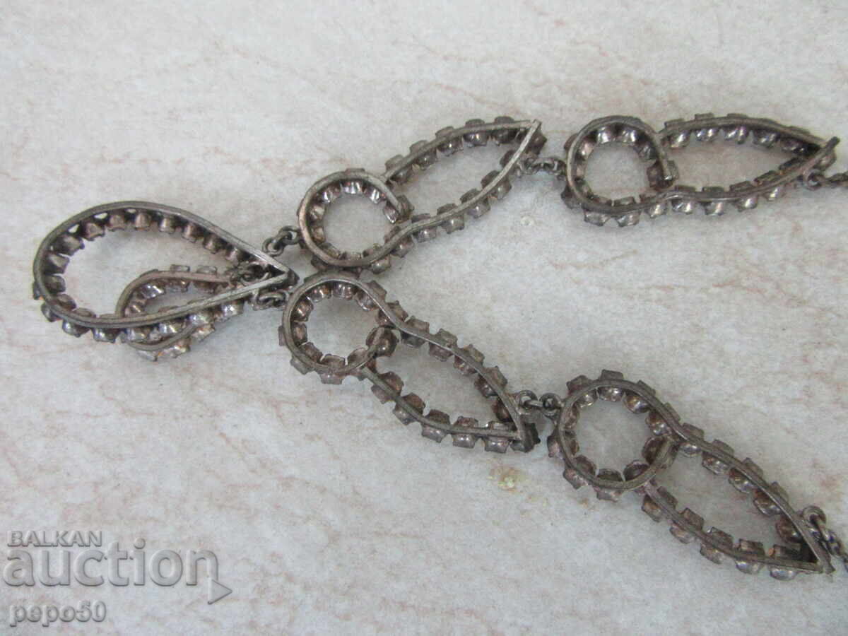 Licitație COLAR VECHI CU PIETRE - ÎNAINTE DE 1944.