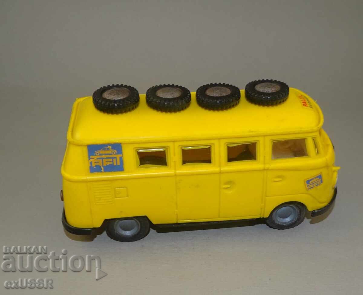 Rar Vechi Autobuz VW VOLKSWAGEN Cărucior Jucărie Ungaria anii '70 cu preț € 40.00 | 78.23 BGN