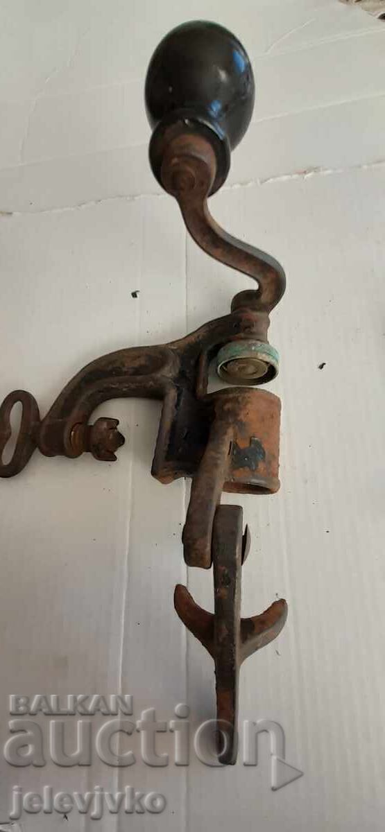 Licitație Mașină veche cu cartuş