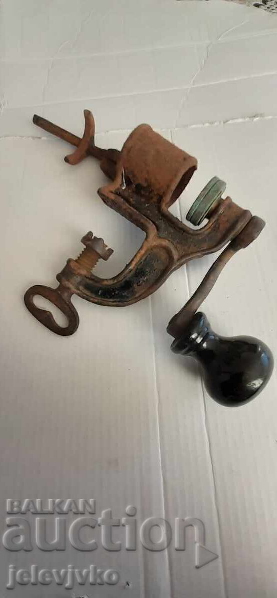 Mașină veche cu cartuş Mașină veche cu cartuş