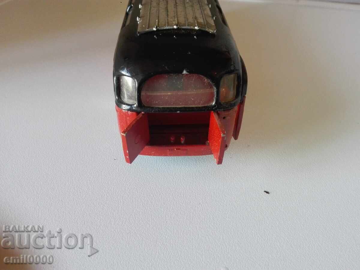 Παλιό μεταλλικό λεωφορείο. - 5 Παλιό μεταλλικό λεωφορείο. - 5