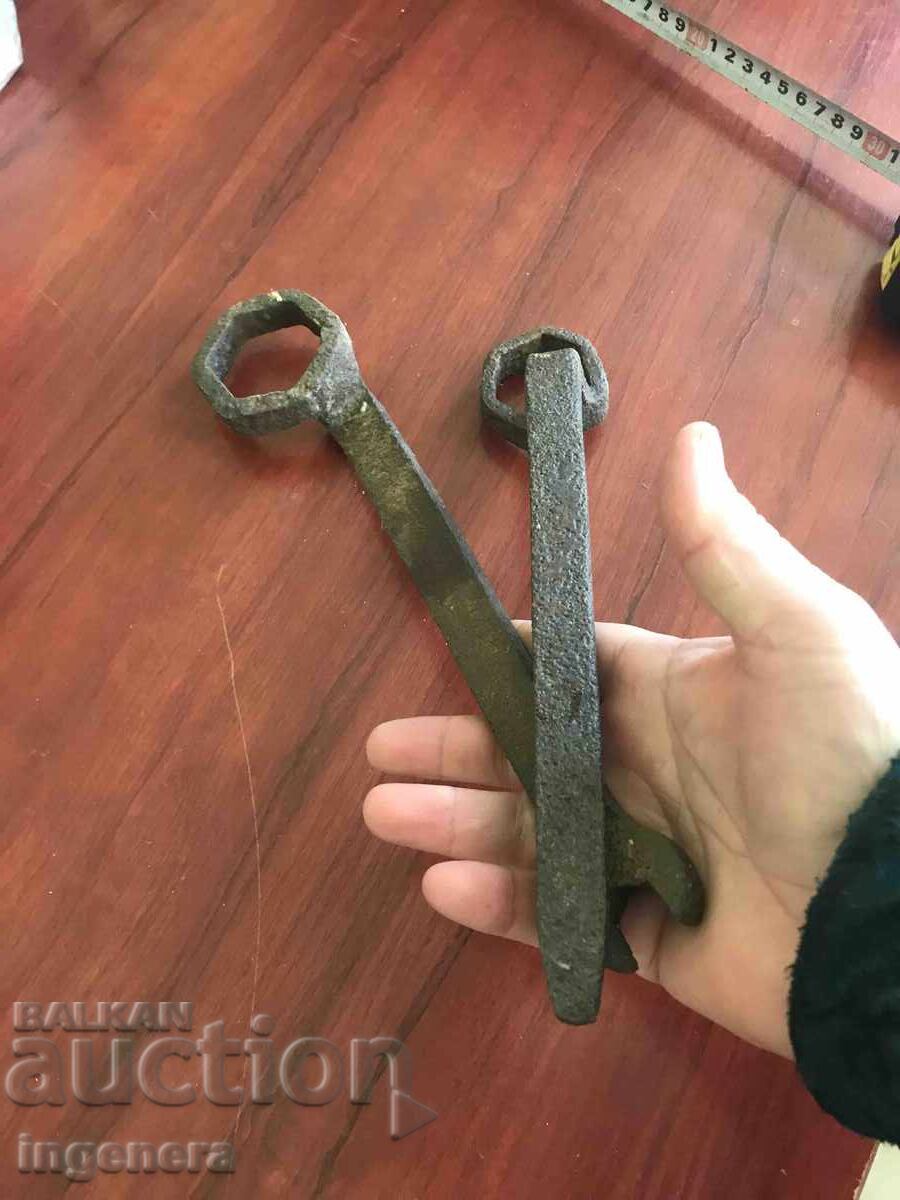 ANTIQUE WRENCH - 2 PCS. FOR COLLECTION - 6 ANTIQUE WRENCH - 2 PCS. FOR COLLECTION - 6