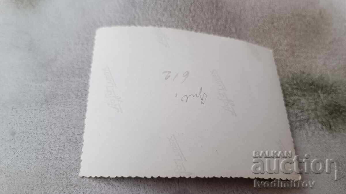 Φωτογραφία Δύο άντρες στη θάλασσα με τιμή 1.85 BGN | € 0.95 Φωτογραφία Δύο άντρες στη θάλασσα με τιμή 1.85 BGN | € 0.95